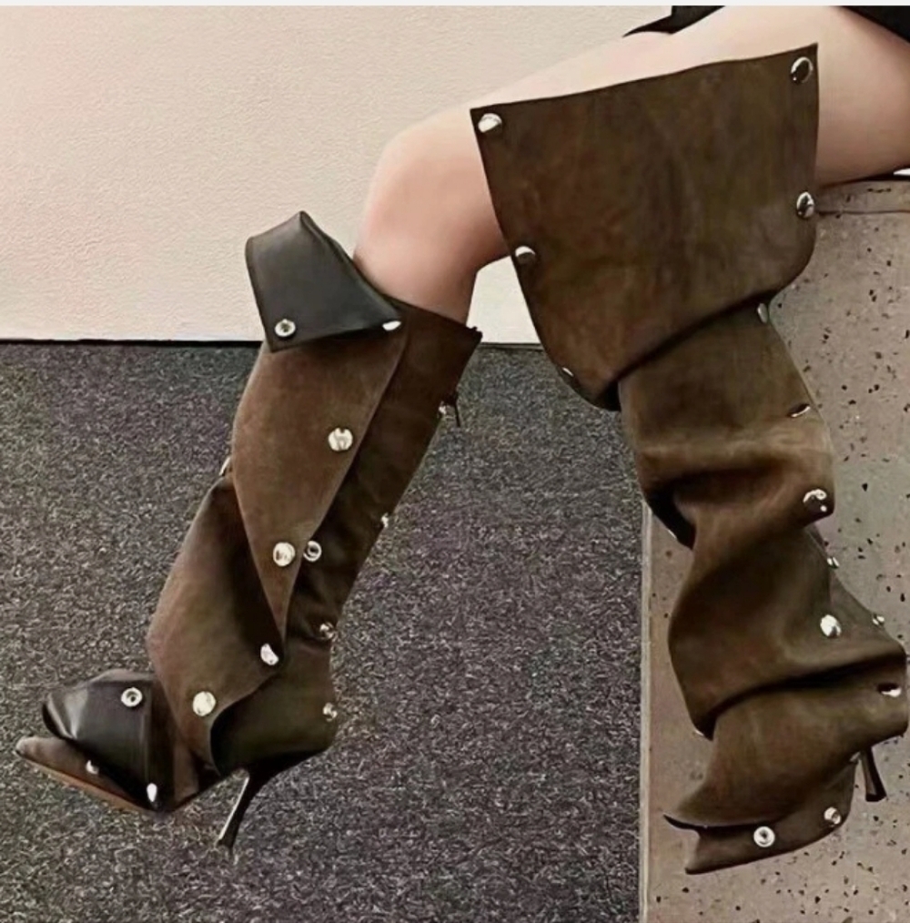 Karonairy Ruffled Brown and Black Heeled Boots